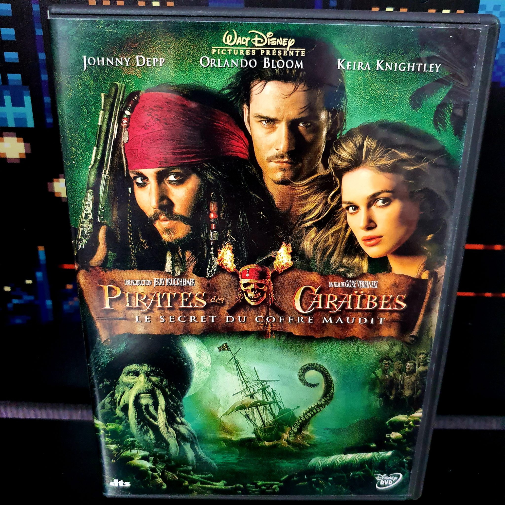 Pirate Des Caraibes Et Le Coffre Maudit Pirates des Caraibes : le secret du coffre maudit | Streets of Cash