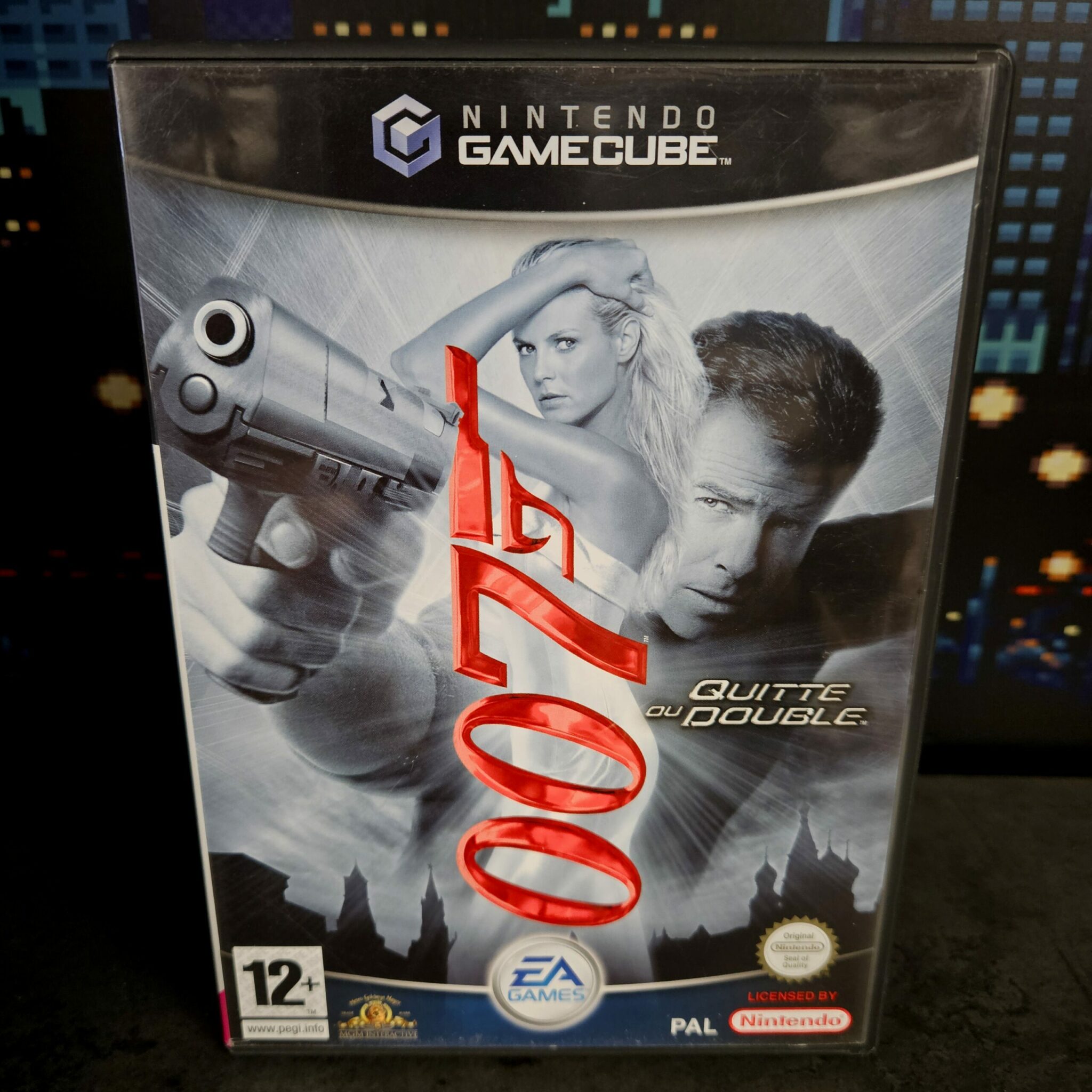 James Bond 007 : Quitte ou double